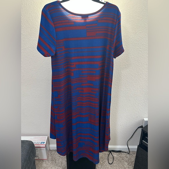 LuLaRoe Women’s Hi-Low Midi Dress – Size M – Blue & Burgundy Striped – EUC - Picture 3 of 6